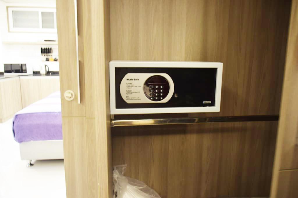 Family Suite Room Pratunam Банкок Екстериор снимка